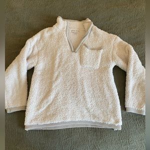 Cream fuzzy pull-over